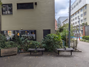 人形町駅久松児童公園の休憩場所その1