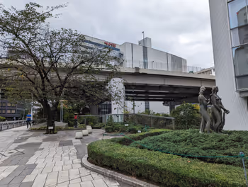 茅場町駅鎧橋 東京証券取引所前の休憩場所その1