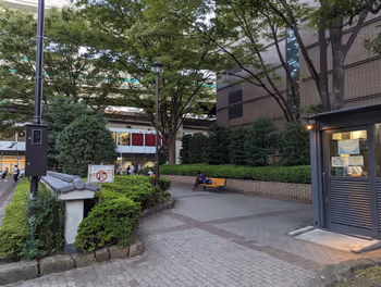 水天宮前駅ロイヤルパークホテル横の休憩場所その5