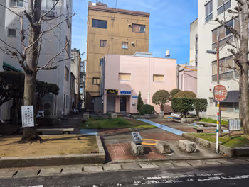 丸亀駅大手町広場の休憩場所その1