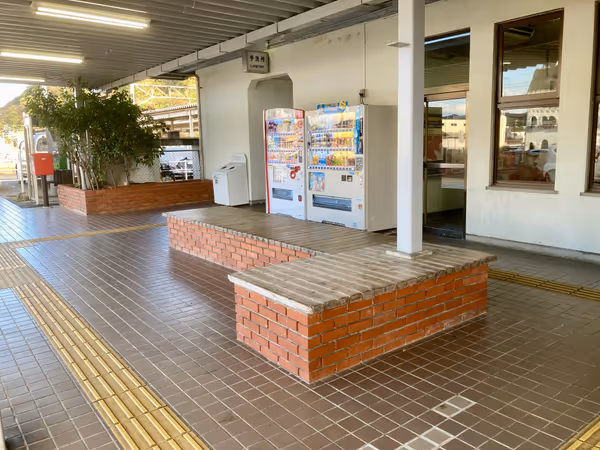Photo of Usuki Station | Entrance Near | Rest Spot 1