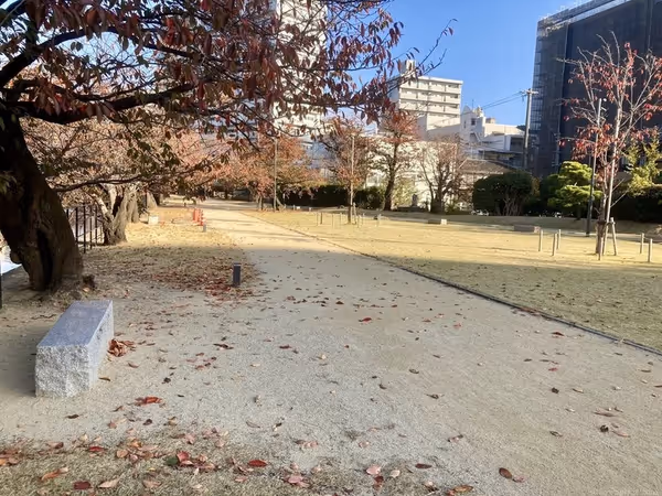 大分城址公園外苑 木下郁・上田保銅像周辺の写真3