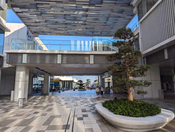 Photo of Tenku-bashi Station | Haneda Innovation City 2nd Floor | Rest Spot 1