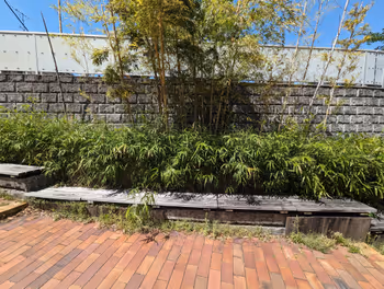 鮫洲駅くらやみ坂の休憩場所その4