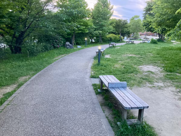 梅小路ポテル京都前の散策路の写真2