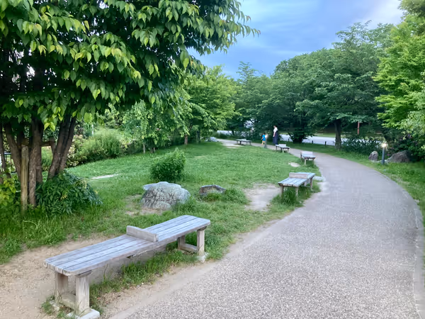 梅小路ポテル京都前の散策路の写真1