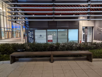 도쿄역 도쿄 미드타운 야에스-YANMAR TOKYO 사이의 휴식 장소 그 1