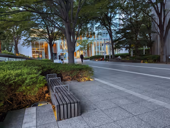 銀座一丁目駅グランアージュ前の休憩場所その2