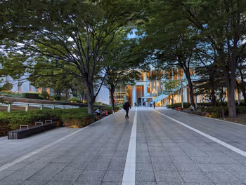 銀座一丁目駅グランアージュ前の休憩場所その1