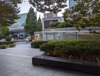 銀座一丁目駅グランアージュ前の休憩場所その5