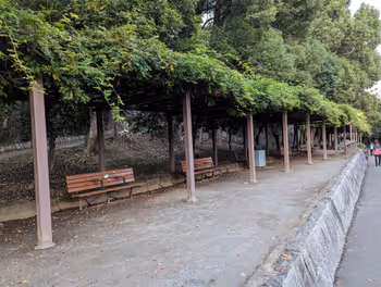 江戸川橋駅江戸川公園 神田川歩道沿いの休憩場所その2