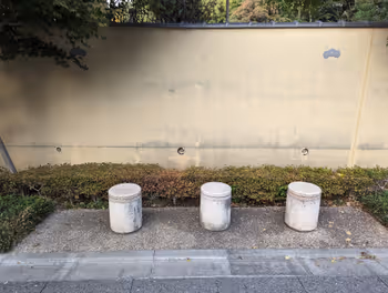 早稲田駅肥後細川庭園横 神田川側の休憩場所その2