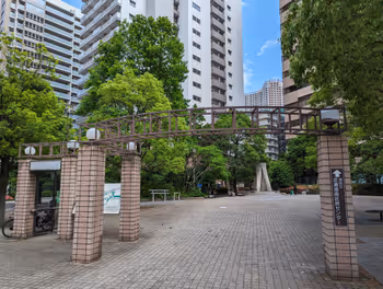 田町駅トリニティー芝浦緑地の休憩場所その2