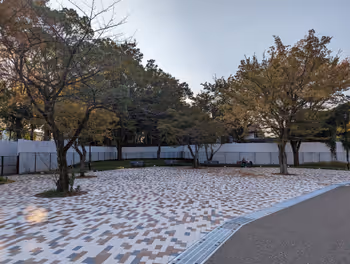 丰岛园站正门广场的休息场所其一