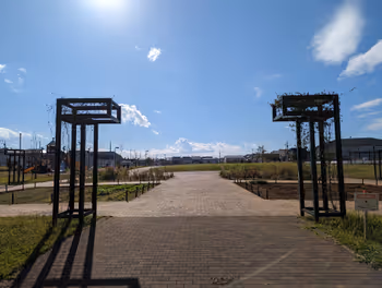 柏たなか駅駅前公園の休憩場所その1
