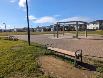柏たなか駅駅前公園の休憩場所その4