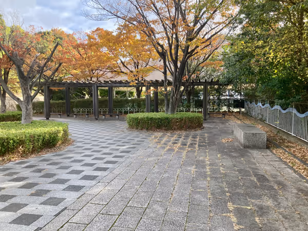 Photo of Island North Exit Station | 2nd Floor East Side | Rest Spot 2