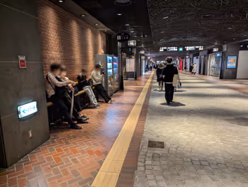 天神駅天神地下街 東1番の休憩場所その2
