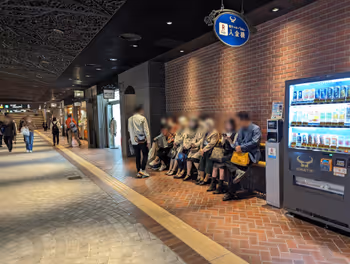 天神駅天神地下街 東1番の休憩場所その1