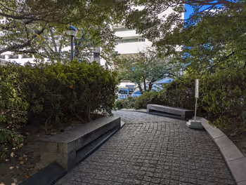 天神南站福冈市役所エル通り側の休憩場所その3