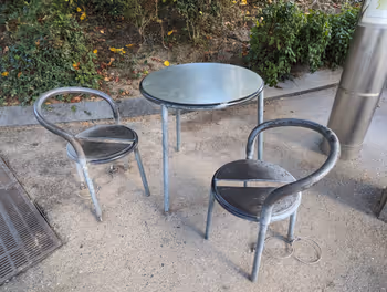 天神南站福冈市役所エル通り側の休憩場所その2