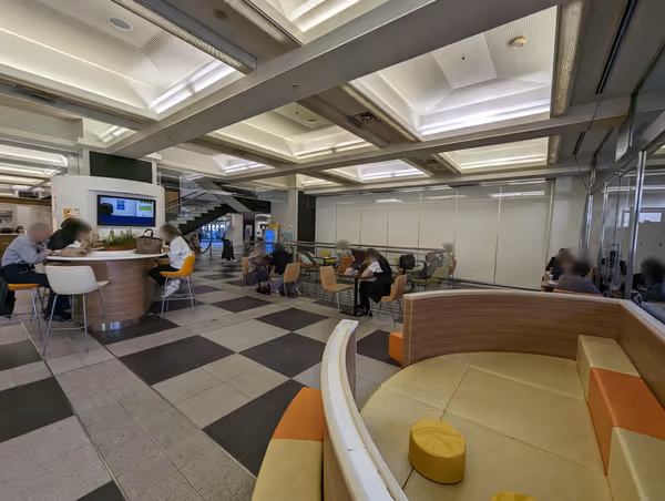 福岡市役所1F カフェ周辺の写真1