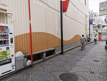 千歳烏山駅シミズヤ横の休憩場所その2