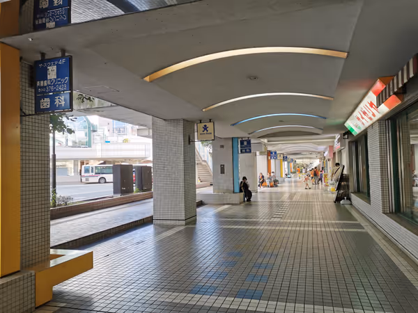 Photo of Seiseki-Sakuragaoka Station | In front of The Square | Rest Spot 1