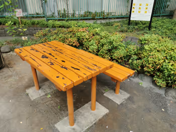 Resting spot at Nakanokoen Park near Akebonobashi Station, part 4