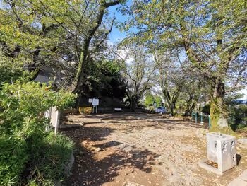 聖蹟桜ヶ丘駅さくら公園の休憩場所その2