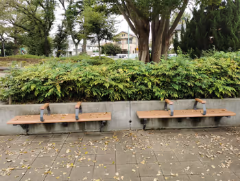 千歳烏山駅西之谷公園の休憩場所その1