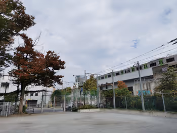 高田馬場駅清水川橋公園の休憩場所その8