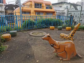 Rest area at Suwa Park, Takadanobaba Station Part 8