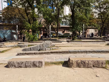 니시테츠 후쿠오카(텐진)역 케고 공원의 휴식 장소 5