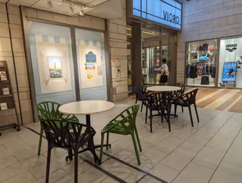 西鐵福岡(天神)站閃耀地下通道 VIORO前的休息場所其2