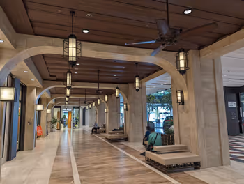 西鉄福岡(天神)駅ソラリアプラザ 1Fの休憩場所その1