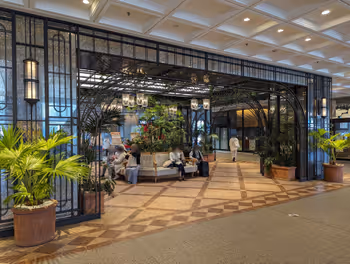 西鉄福岡(天神)駅ライオン広場の休憩場所その2