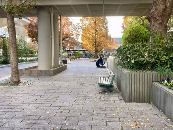 Photo of Island Center Station | River Mall West | Rest Spot 2
