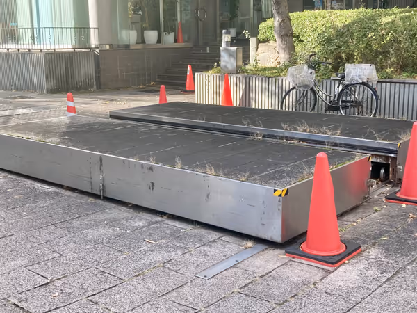 Photo of Island Center Station | River Mall West | Rest Spot 5