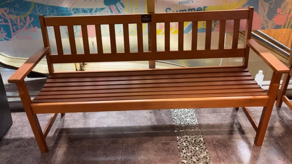 Photo of Kawasaki Station | Next to the escalator on the 7th and 8th floors of Kawasaki More's | Rest Spot 3