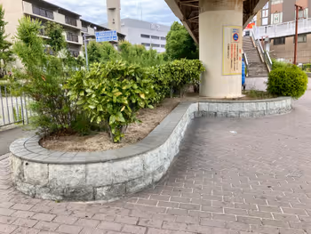 Photo of Kawase Ikeda Station | Statue of Minamoto no Mitsunari Near | Rest Spot 2