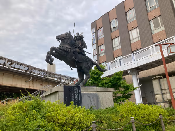 Photo of Kawase Ikeda Station | Statue of Minamoto no Mitsunari Near | Rest Spot 3