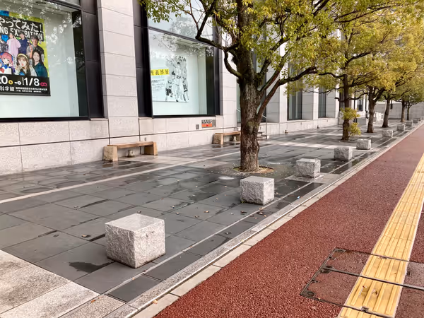 Photo of Akasaka Station | In front of the Yomiuri Shimbun Western Headquarters Building | Rest Spot 1