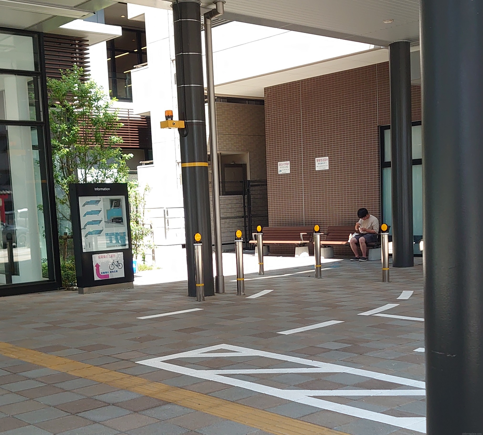 名取市図書館前一階外の写真1