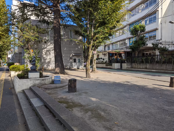 Photo of Oyama Station | Bronze statue next to Green Hall Near | Rest Spot 1