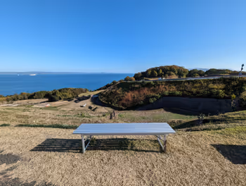海へ飛び込む道の休憩場所その6