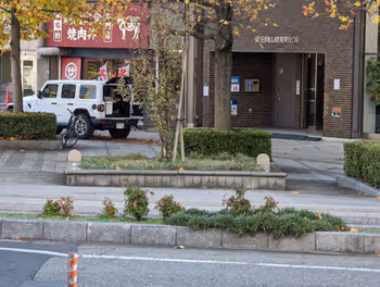 야나가와역 야나가와 교차로 야스다 빌딩 측의 휴식 장소 2