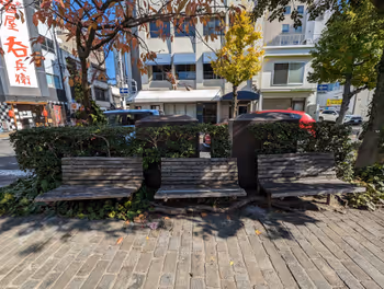 니시카와 녹도 공원역 니시카와 녹도 공원 분수 광장/돌로 포장된 테라스의 휴식 장소 그 4