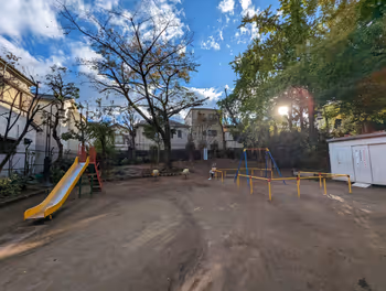 鬼子母神前駅雑司ヶ谷みみずく公園の休憩場所その2