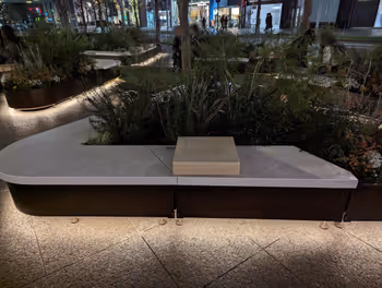 니주바시마에역 마루노우치 빌딩 옆 휴식 공간 3